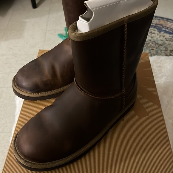 Ugg short leather brown boots - Picture 3 of 4
